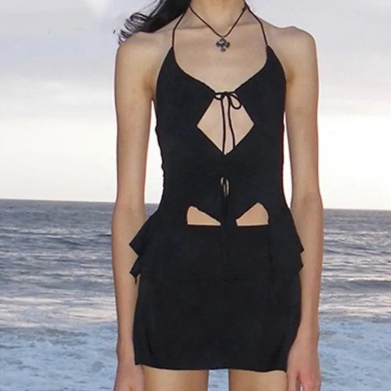 DAIYA Strappy Y2K Halter Crop Top