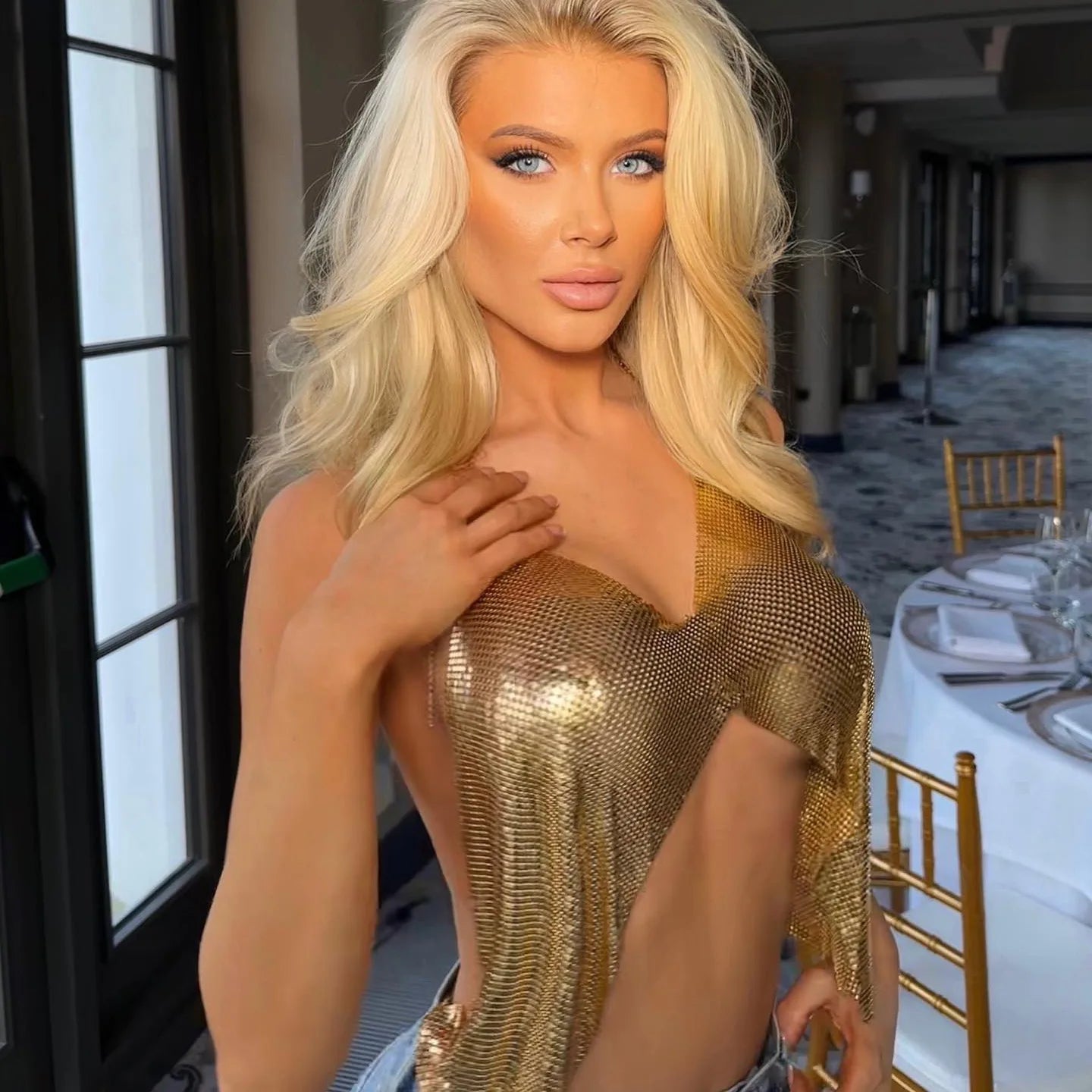 WINNIEY Metal Sequin Halter Crop Top